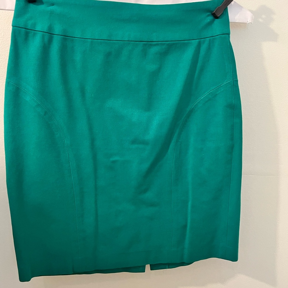 Banana Republic pencil skirt size 4 petite